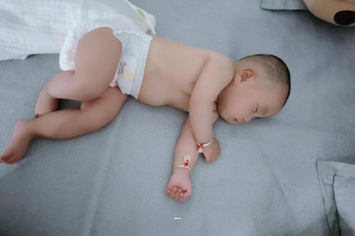 如皋宝宝夏天要穿袜子吗